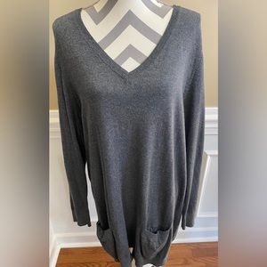 GAP Women's Gray V-Neck Sweater XXL